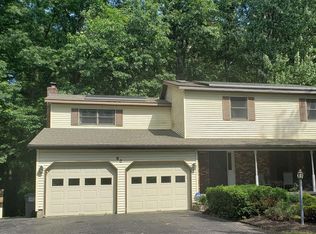 62 Esopus Dr, Clifton Park, NY 12065