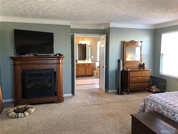 4th image of 180 Old Carriage Ct