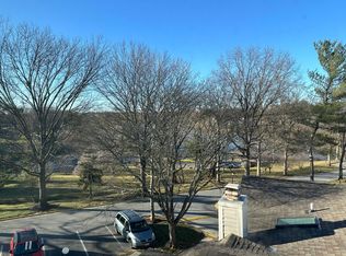 9871 Lake Shore Dr, Gaithersburg, MD 20886