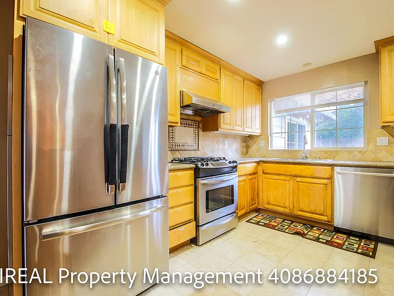 1751 Curtner Ave — Photo 2
