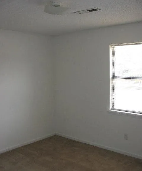 237 Wyndham Cir — Photo 6