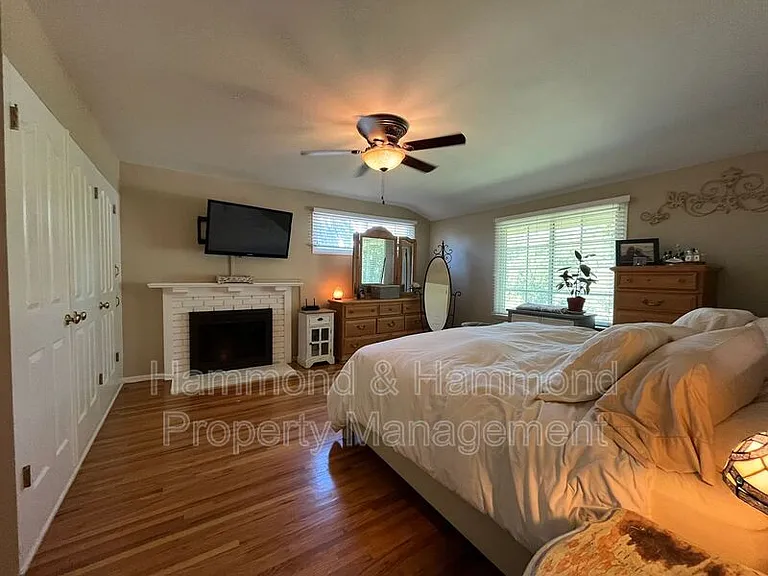 8422 Fable Ave — Photo 31