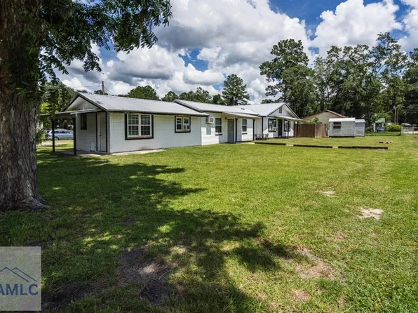 102 E Academy St, Ludowici, GA 31316