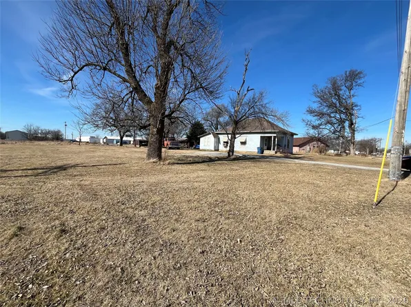 3 N Elm St, Fairland, OK 74343
