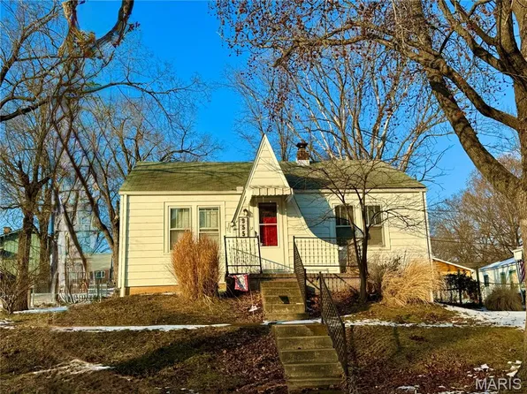 955 S 3rd St, Festus, MO 63028