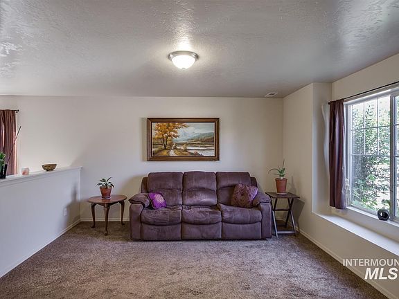 2nd image of 602 N Carisbrooke Ave