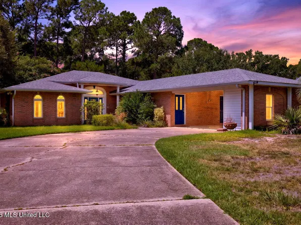 219 Tantallon Dr, Ocean Springs, MS 39564