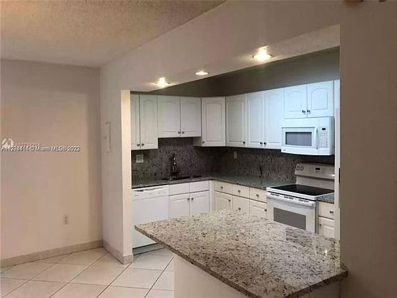 2nd image of 20341 NE 30th Ave Penthouse 10