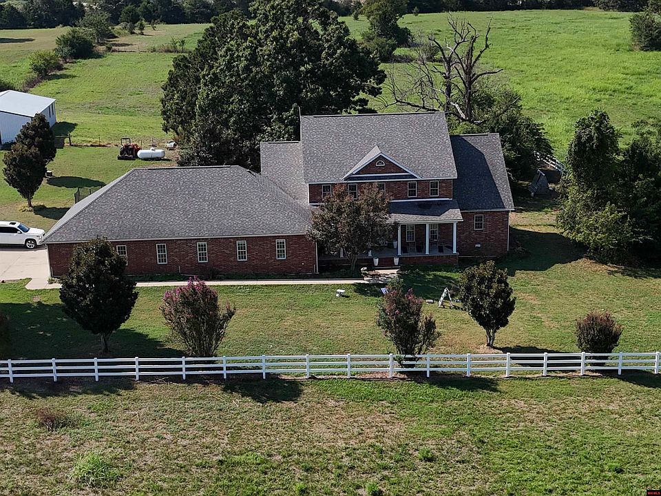 1st image of 130 Oak Valley Ln