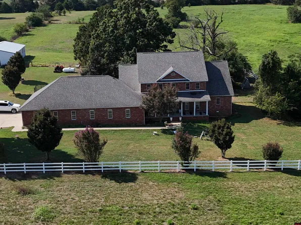 130 Oak Valley Ln, Mountain Home, AR 72653