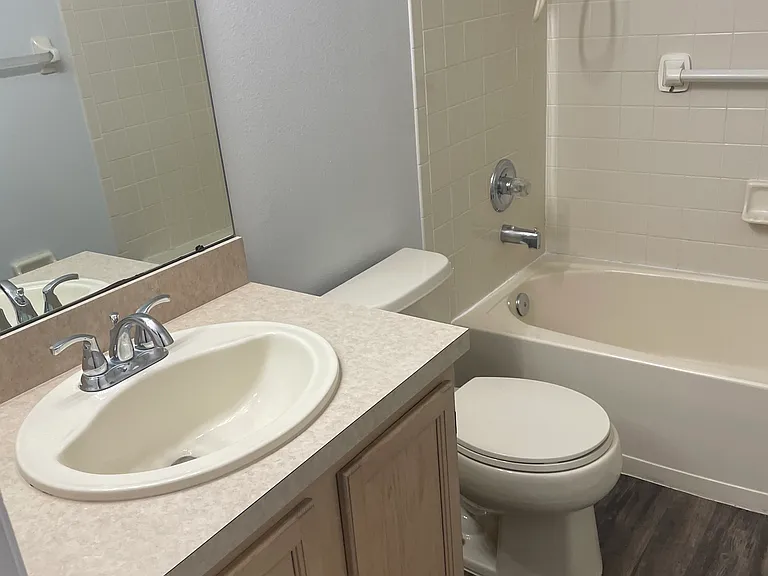 642 Kensington Lake Cir — Photo 9