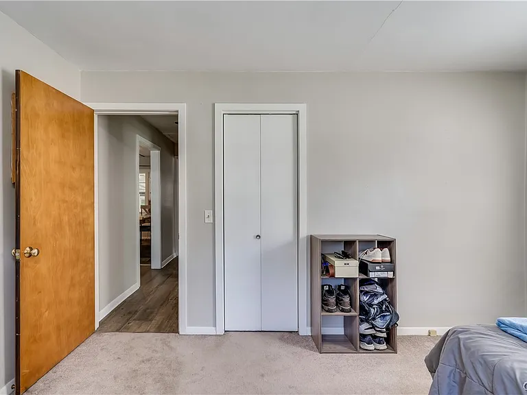 325 Paddock St — Photo 30