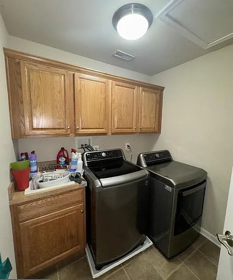 1204 Derry Ln — Photo 43