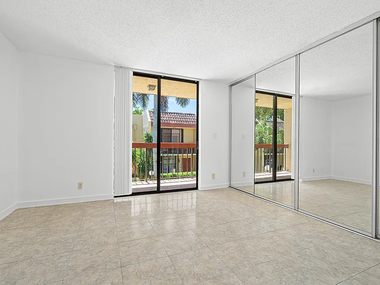 769 SE 1st Way — Photo 34