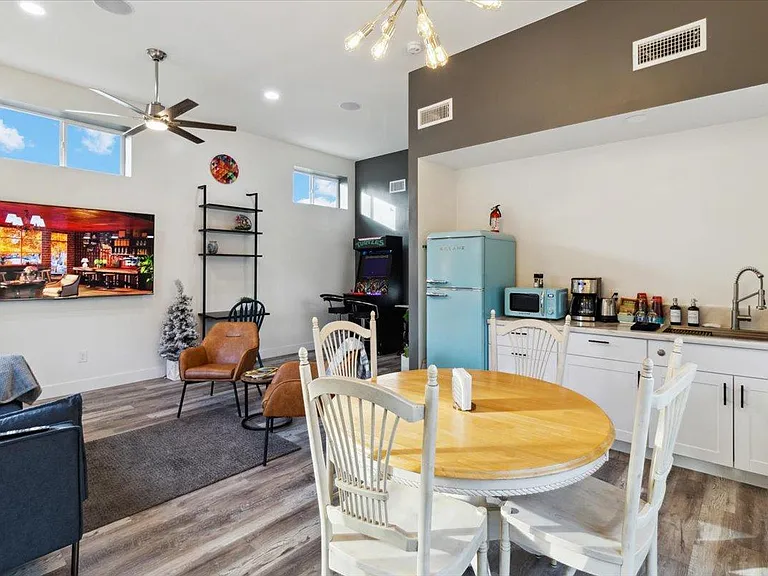 1701 W Mitchell Dr #CASITA — Photo 3
