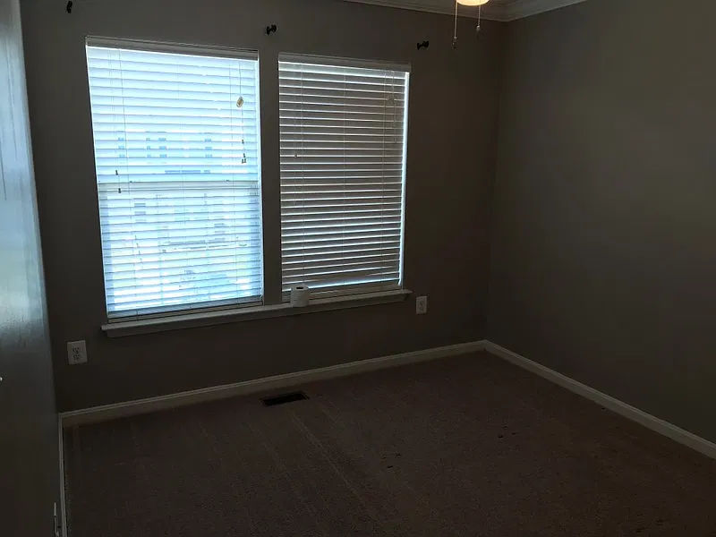 2 bed, 1.0 bath, 600 sqft, $900 — Photo 2