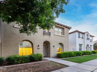 955 S Henry Ln, Gilbert, AZ 85296