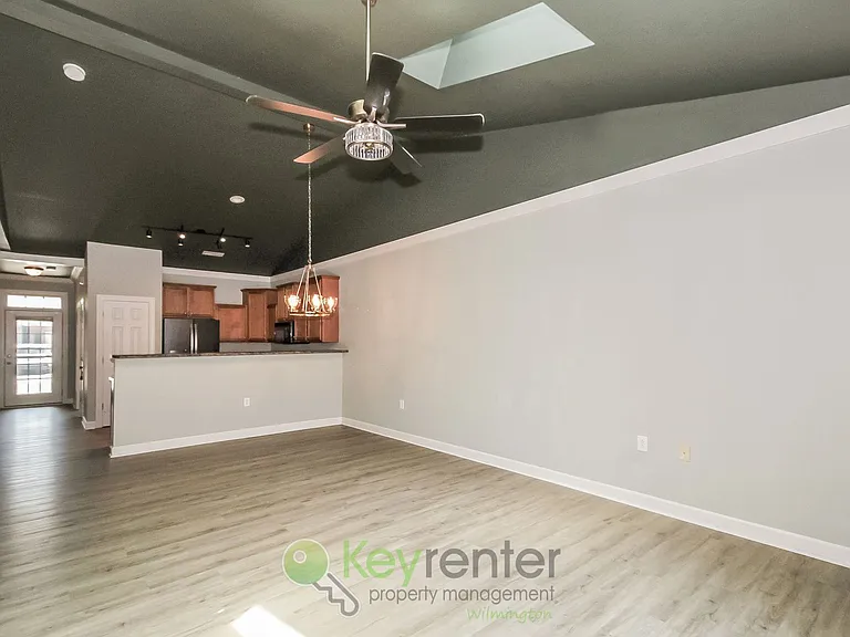 5006 Carleton Dr #135 — Photo 4