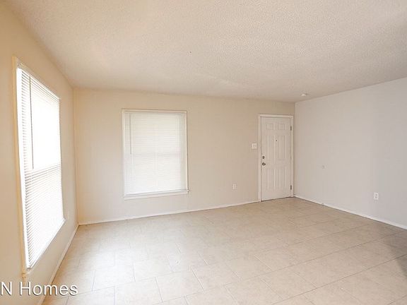 4th image of 1007 W 21st St