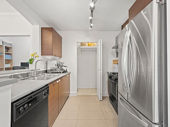 3rd image of 6033 Katsura St #209
