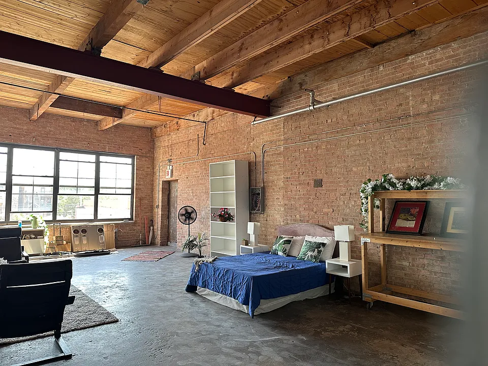 3146 W Carroll Ave #201