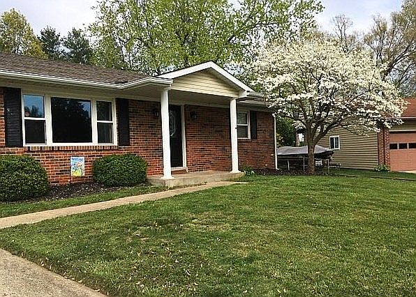 2nd image of 7 Carpenter Dr