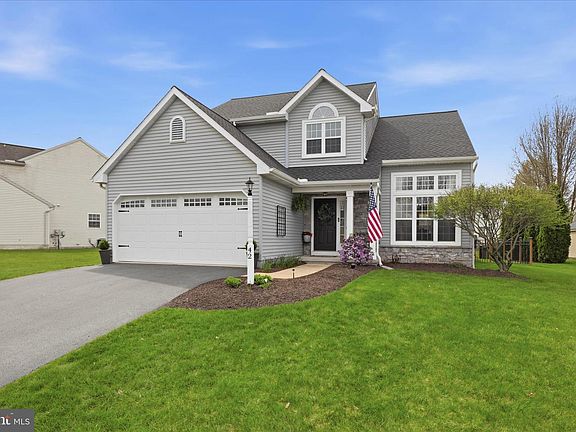 5th image of 42 Misty Meadow Dr