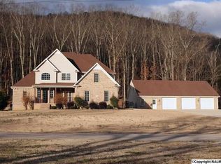 155 Vicki Ln, Owens Cross Roads, AL 35763