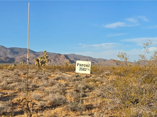 122-37 S John Wayne Rd #77, Yucca, AZ 86438