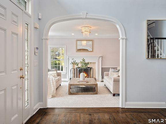 3rd image of 792 North Wilton Road