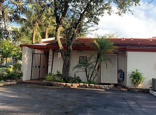 6080 Greentree Ln #6980, Hialeah, FL 33014