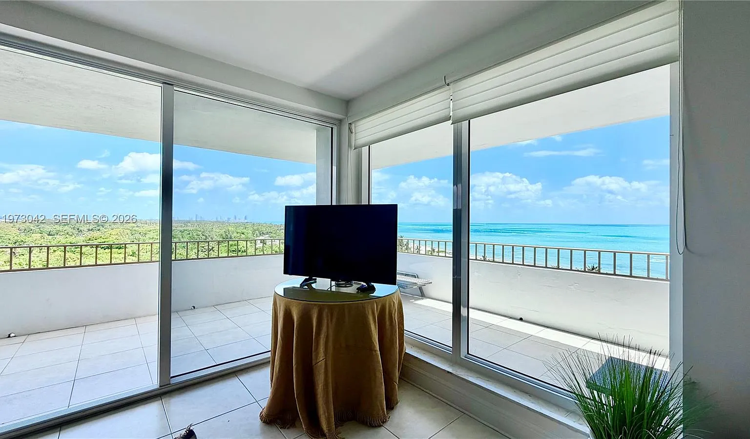 Key Biscayne Commodore Cl — Photo 2