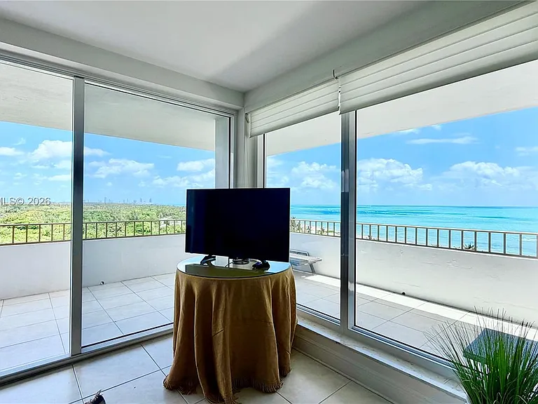 177 Ocean Lane Dr #1008 — Photo 2