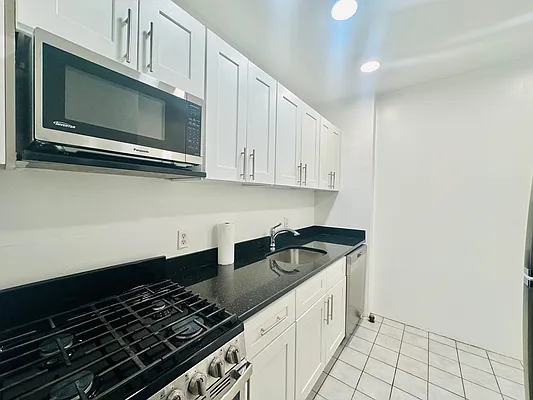 Rented by DeSimone Real Estate | media 3