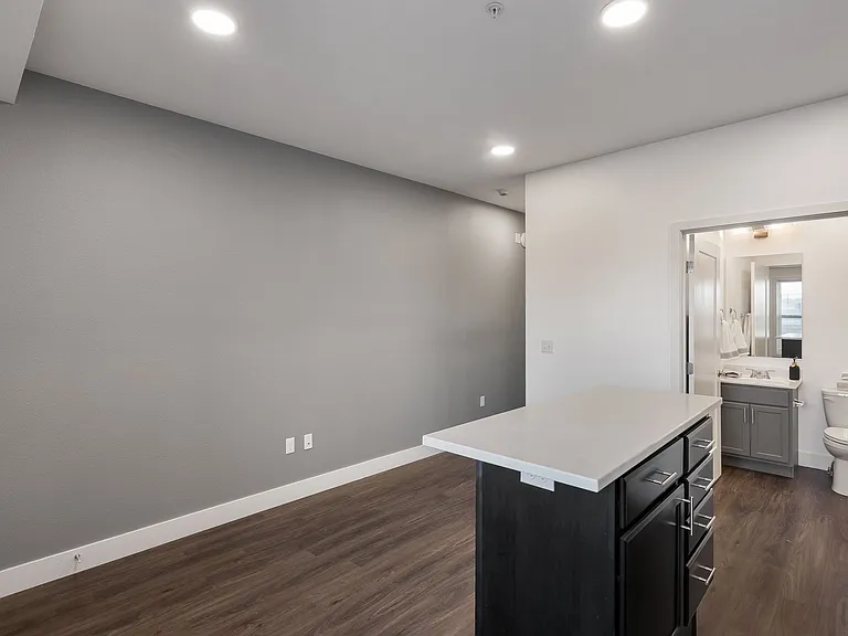 The Bend Apartments — Photo 32
