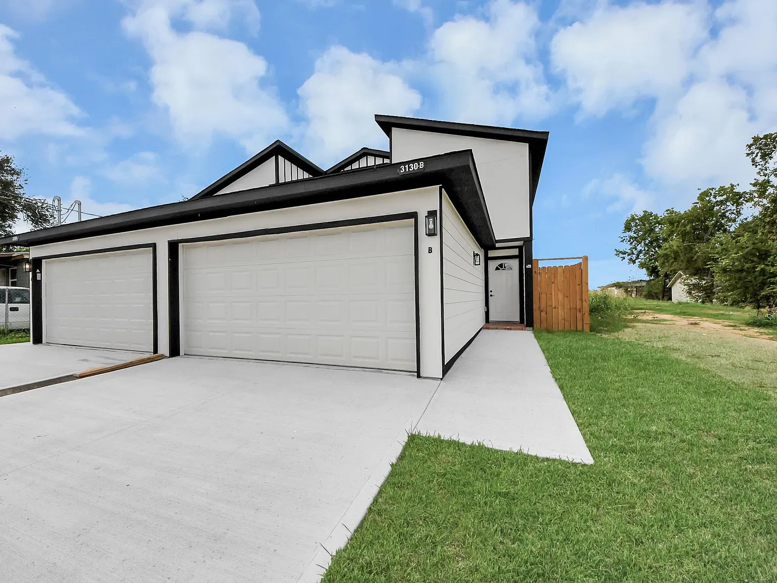 3 bed, 2.5 bath, 1700 sqft, $2,300 — Photo 2