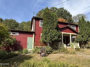 15 Bullis Dr, Averill Park, NY 12018