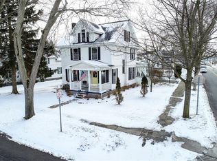 58 Monroe St, Honeoye Falls, NY 14472