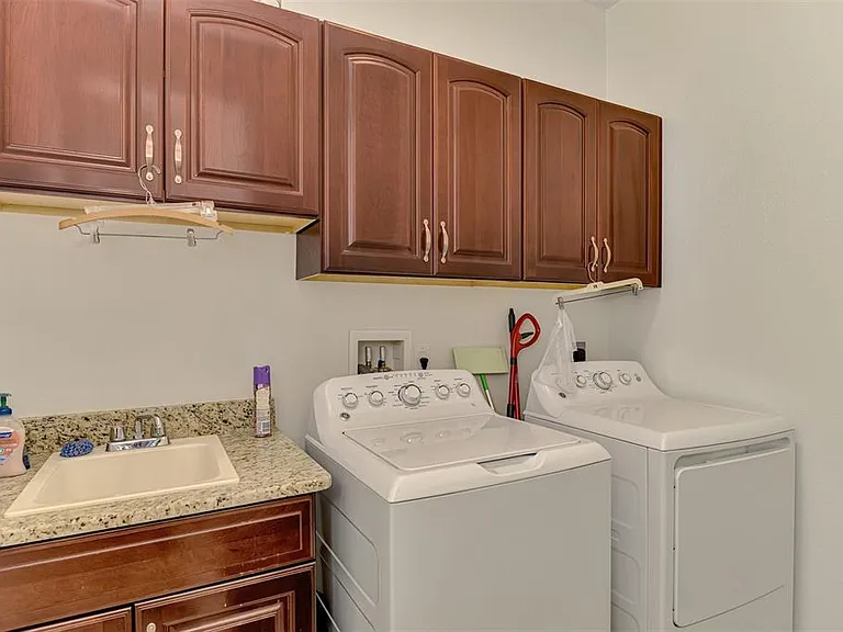 900 Park Place Dr — Photo 55