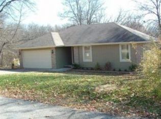 18 Summit Dr, Kimberling City, MO 65686