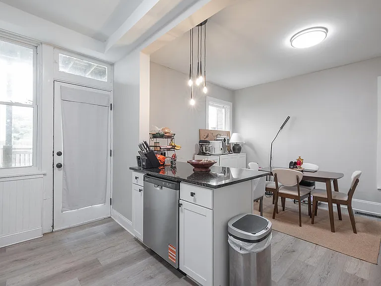 402 S Stafford Ave — Photo 14