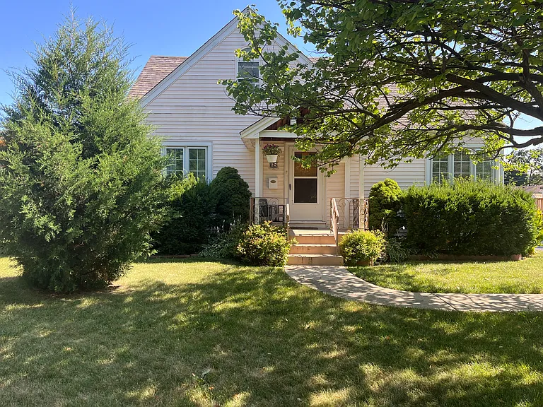 65 E Medill Ave — Photo 1