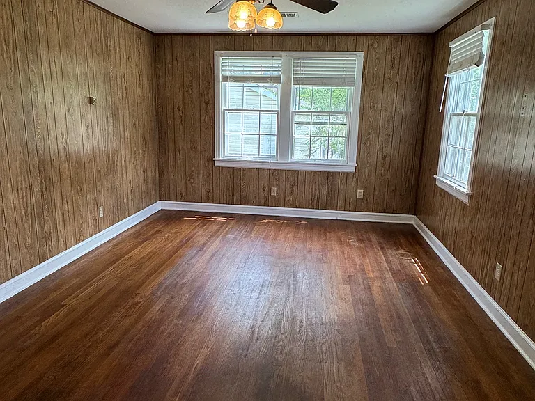 906 Chickasaw Trl — Photo 2
