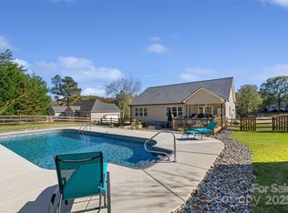 527 Sand Trap Dr, York, SC 29745