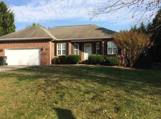 2449 27th Avenue Cir NE, Hickory, NC 28601