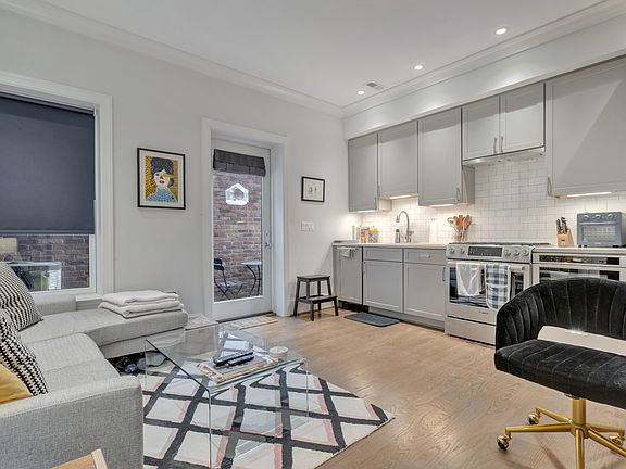 2nd image of 418 7th St SE APT 102