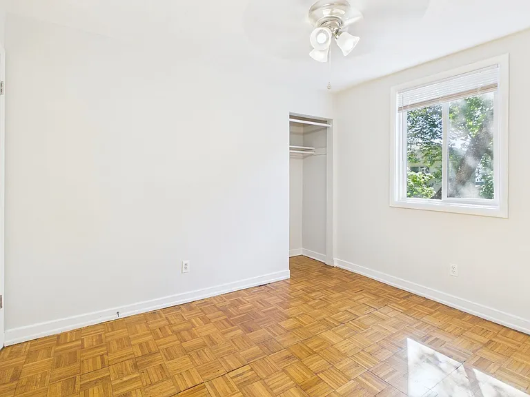 Forest Square Apartments — Photo 20