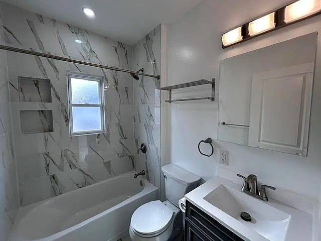 21 E 15th St #2 — Photo 11