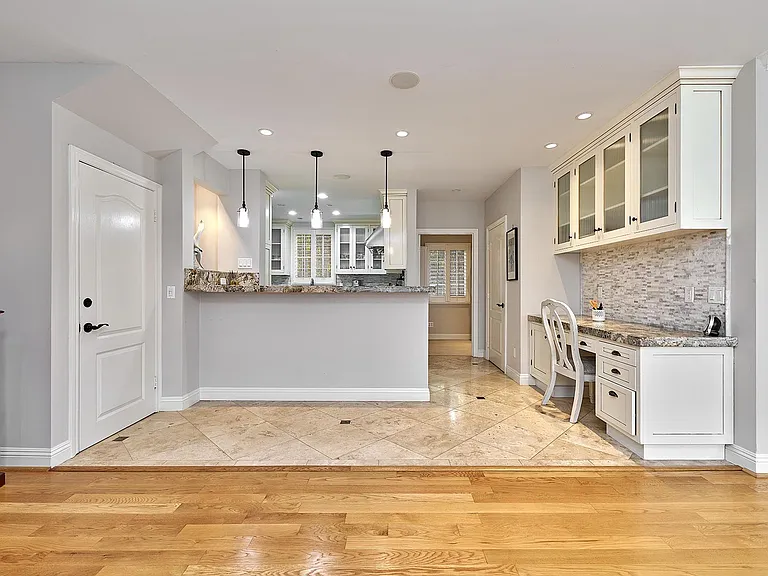 950 S Longwood Ave — Photo 15