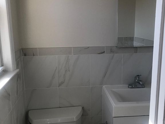5th image of 6143 165th St Floor 3